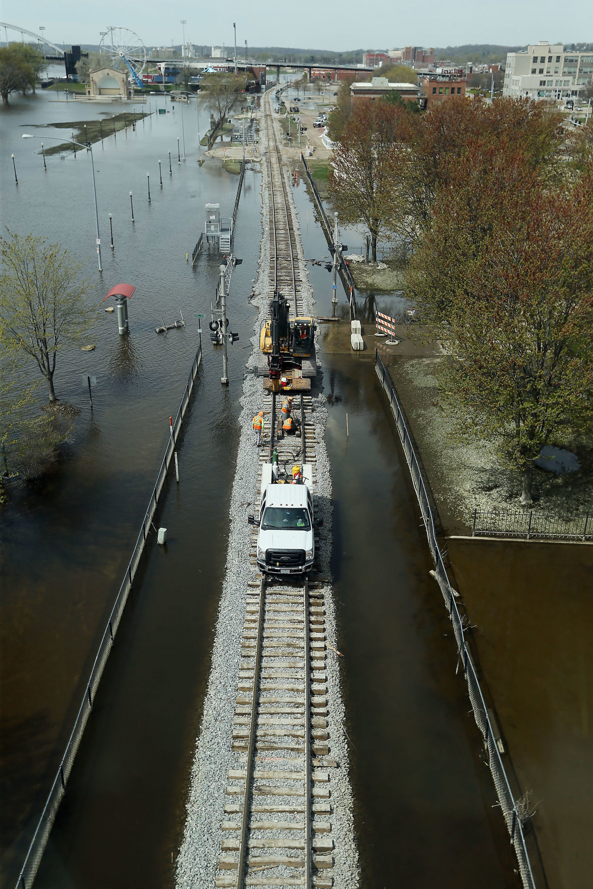 042219-qct-railroad-007